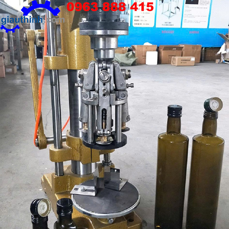 Máy đóng nắp chai rượu vang