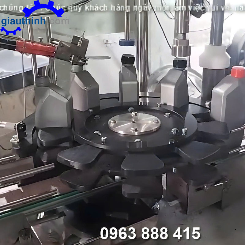 Máy đóng nắp chai dầu nhớt
