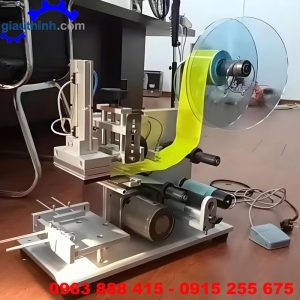 Máy dán nhãn chai vuông