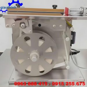 Máy dán tem cuộn