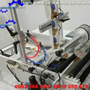 Máy dán nhãn chai tròn có màn hình cảm ứng