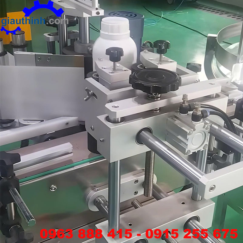 Máy dán nhãn sản phẩm