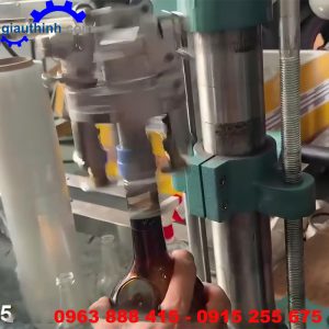 Máy vặn nắp chai rượu